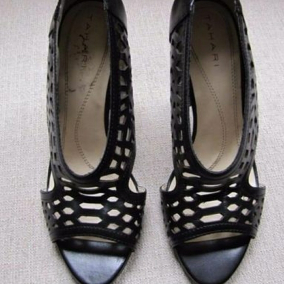 Tahari Mesh Cut Out Heels - Size 8 - Picture 3 of 6